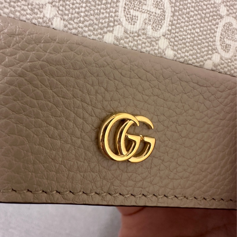 GUCCI 奶茶白老花短夾-18