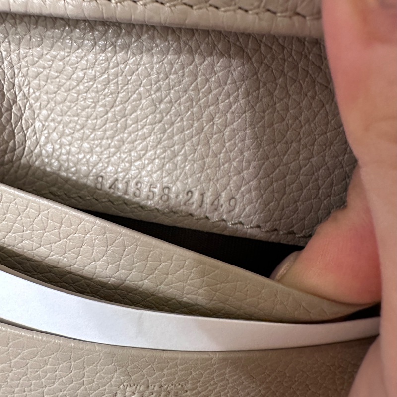 GUCCI 奶茶白老花短夾-22