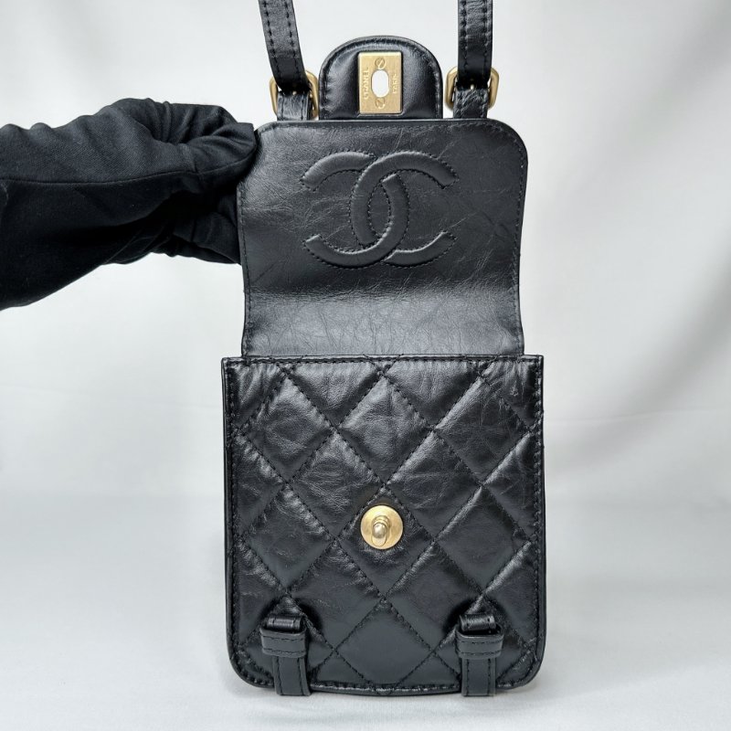 CHANEL 黑金迷你復古小郵差包-6