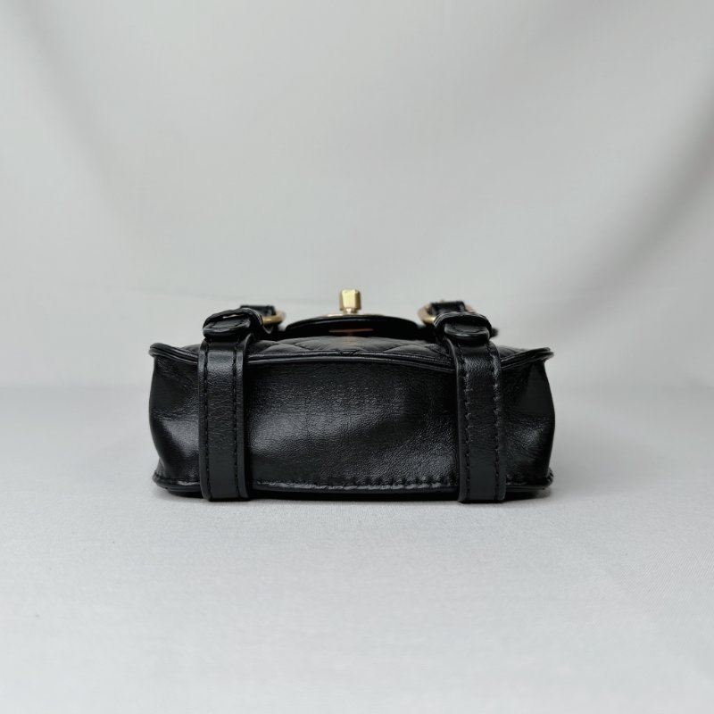 CHANEL 黑金迷你復古小郵差包-10
