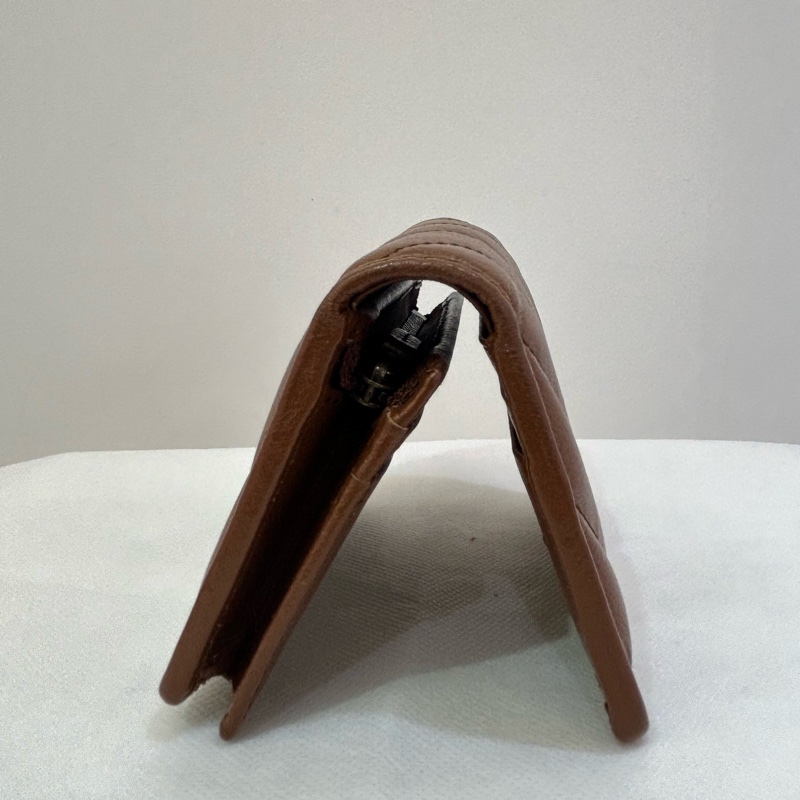 GUCCI焦糖色斜紋牛皮對釦式短夾-5