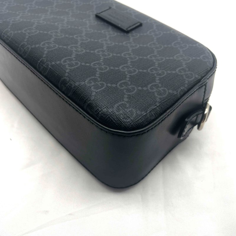 GUCCI黑字紋相機斜背包-4