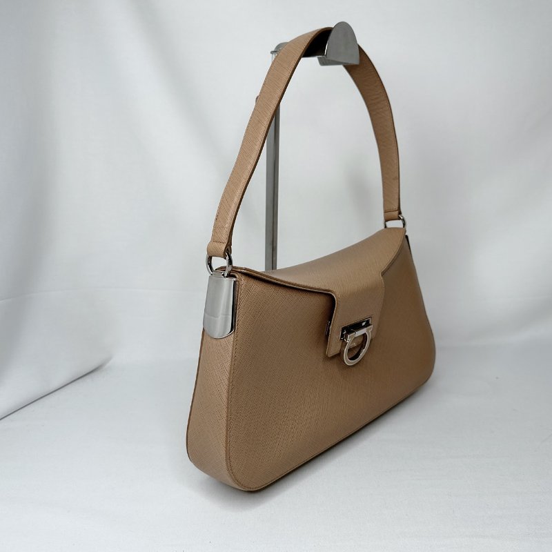 Ferragamo Saffiano皮革肩背包-3