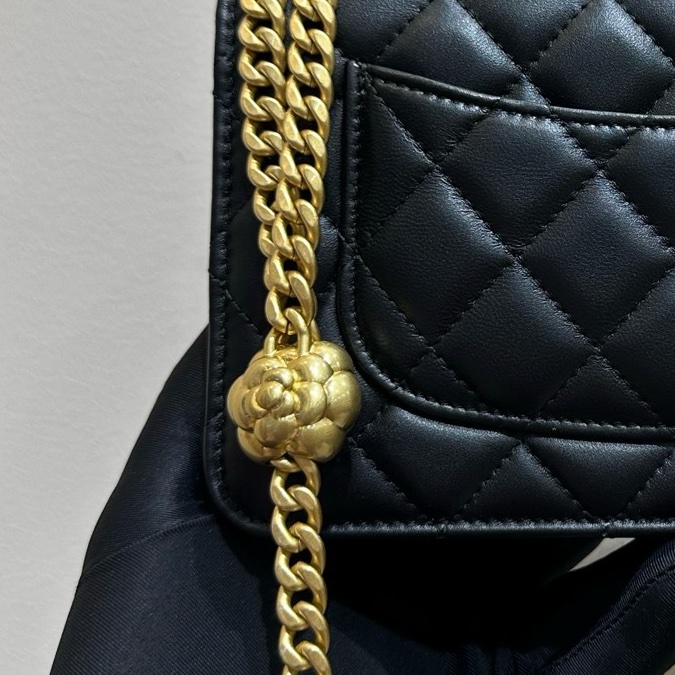 【全❤️全套 】Chanel 黑金羊皮山茶花調節扣woc 斜挎包-3