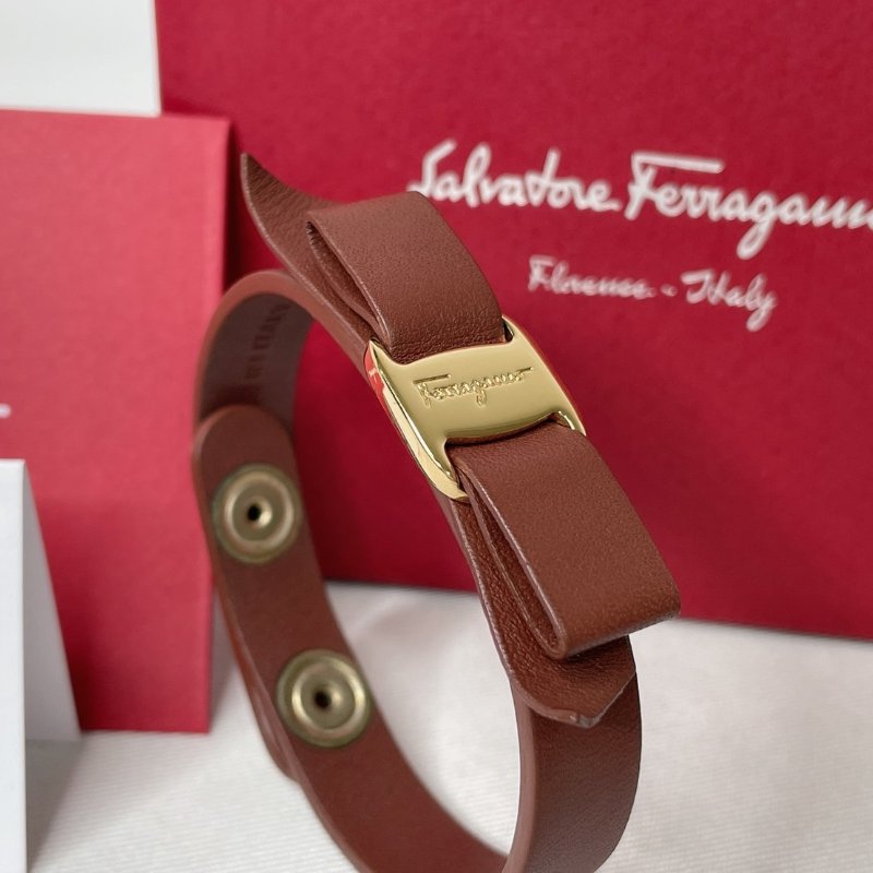Ferragamo 菲拉格慕 蝴蝶結皮革手環-4