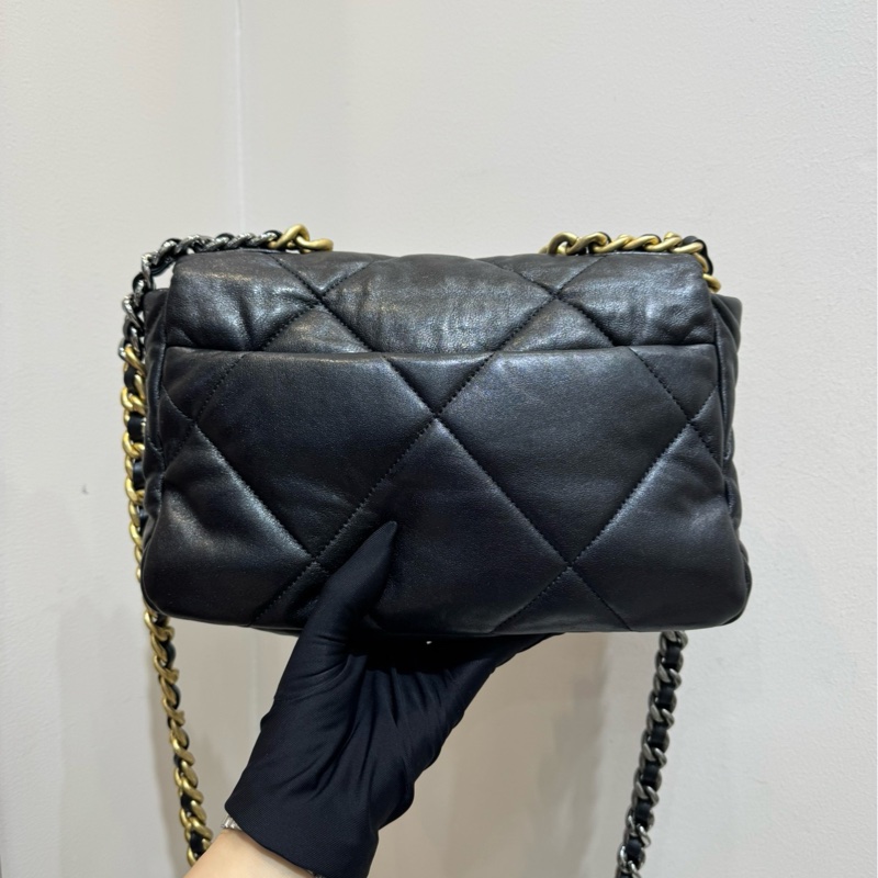 【近新閒置❤️】 Chanel 19bag 小號黑色黑扣羊皮 單肩斜挎包-2