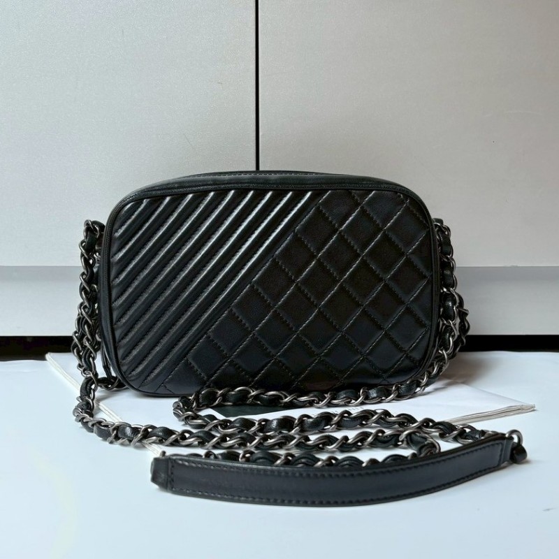 Chanel 霧銀鍊黑皮斜格拼菱格雙拉鍊相機斜背包-1