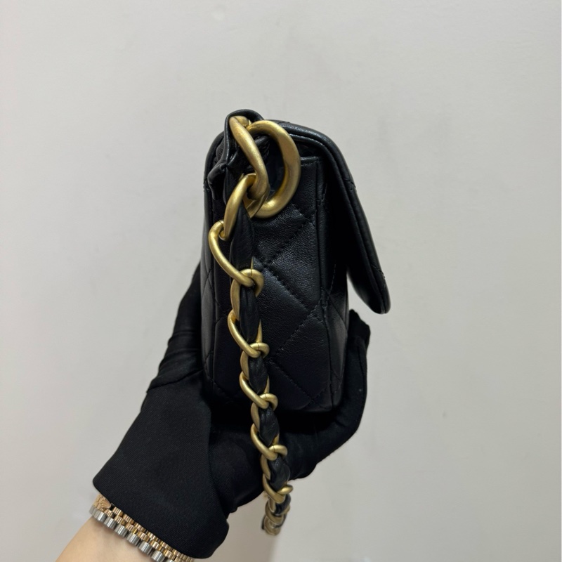 【全套带票🩷】Chanel 24S新款黑色金扣羊皮粗鏈條腋下包 單肩斜挎包-4