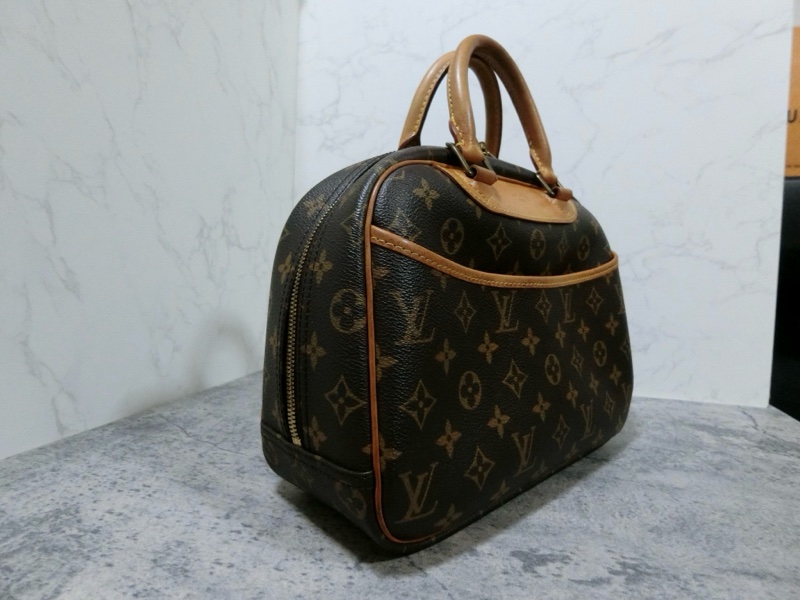 LOUIS Vuitton小珍妮包M42228-1