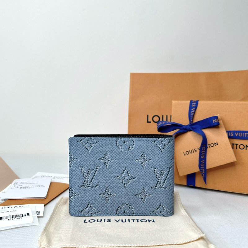 LV 全新Multiple淺藍對開短夾-1
