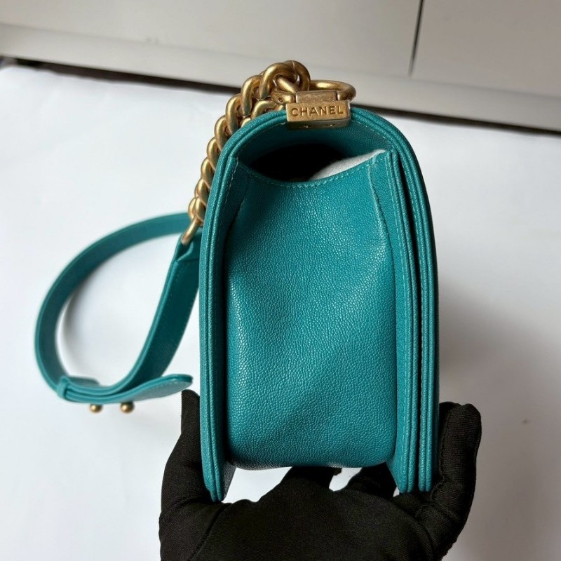 Chanel 金鍊湖水藍荔枝皮 Boy 25-15