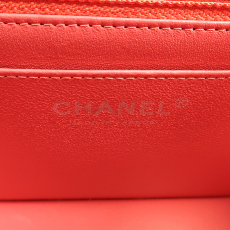 CHANEL 羊皮皮革Mini Classic 17銀扣肩背袋-10