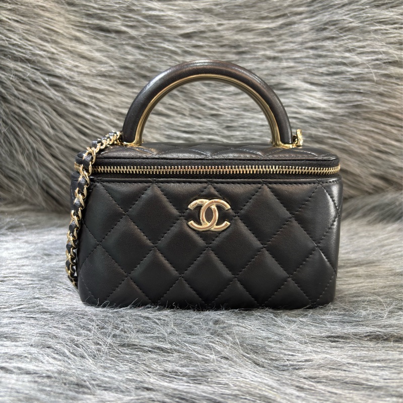 CHANEL AP2846 VANITY CASE COCO HANDLE 黑色羊皮金鍊 化妝包化妝箱長盒子斜背包-0