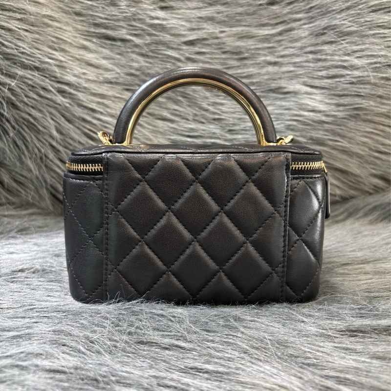 CHANEL AP2846 VANITY CASE COCO HANDLE 黑色羊皮金鍊 化妝包化妝箱長盒子斜背包-3