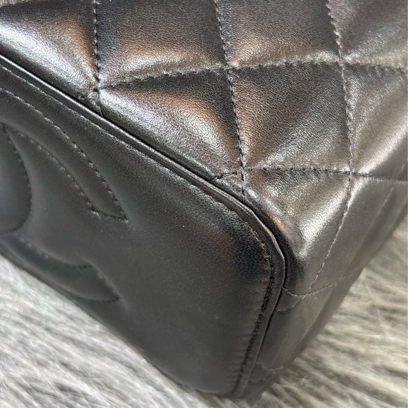 CHANEL AP2846 VANITY CASE COCO HANDLE 黑色羊皮金鍊 化妝包化妝箱長盒子斜背包-7