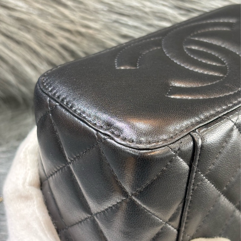 CHANEL AP2846 VANITY CASE COCO HANDLE 黑色羊皮金鍊 化妝包化妝箱長盒子斜背包-8