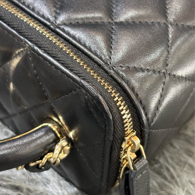 CHANEL AP2846 VANITY CASE COCO HANDLE 黑色羊皮金鍊 化妝包化妝箱長盒子斜背包-24