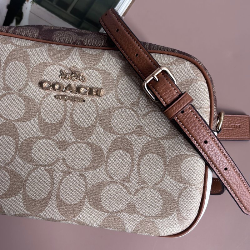 ::COACH:: JAMIE經典Logo相機包 卡其色x深咖 PVC 皮革拼接斜背包-5