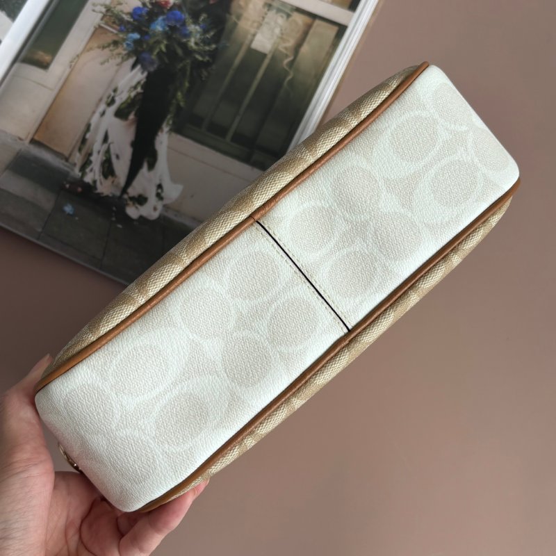 ::COACH:: JAMIE經典Logo相機包 卡其色x深咖 PVC 皮革拼接斜背包-8