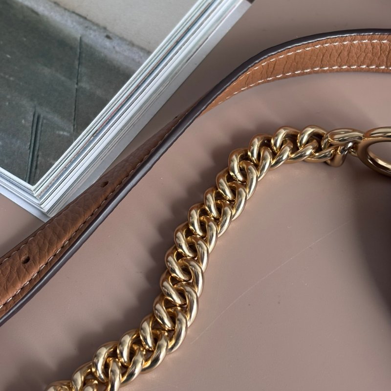 ::COACH:: JAMIE經典Logo相機包 卡其色x深咖 PVC 皮革拼接斜背包-25