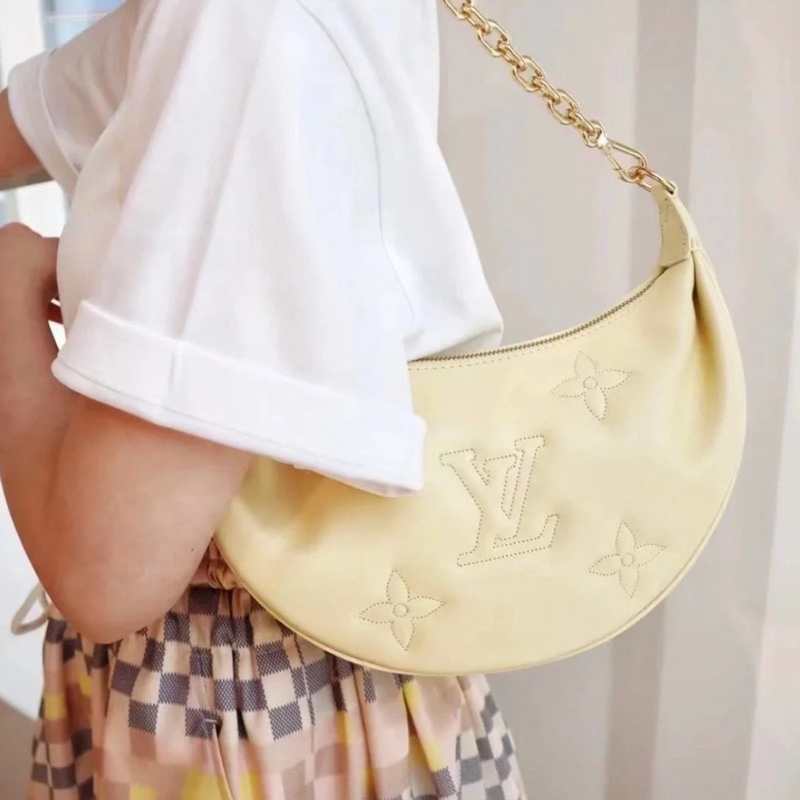 【99❤️】Lv Over The Moon 老花滿印 Logo 鏈條包 黃色 餃子包月亮包 手提單肩斜挎包-2