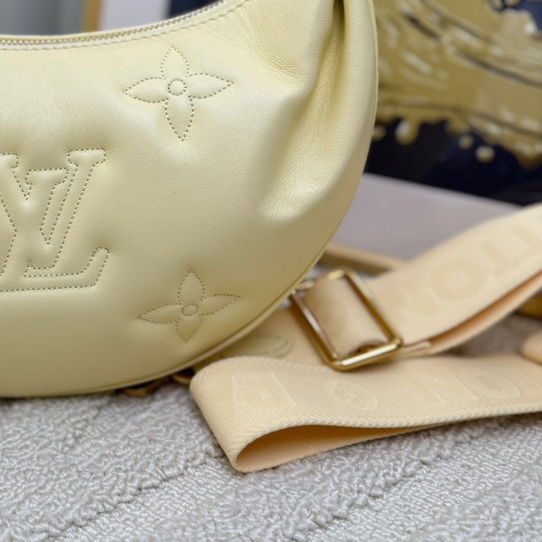 【99❤️】Lv Over The Moon 老花滿印 Logo 鏈條包 黃色 餃子包月亮包 手提單肩斜挎包-3