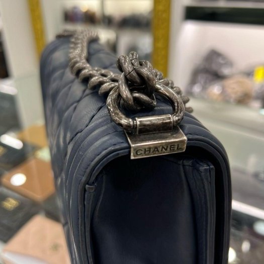 東區正精品㊣CHANEL BOY 25cm A67086 香奈兒海軍藍色牛皮霧金釦式翻蓋男孩包斜背包 RA1840-8