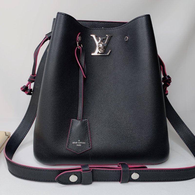 LV Lockme黑色全皮革水桶包-0