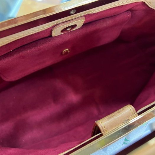 東區正精品㊣LV M40257 Judy PM 白彩金釦方框手提肩背鏈包小款 RZ5859-2