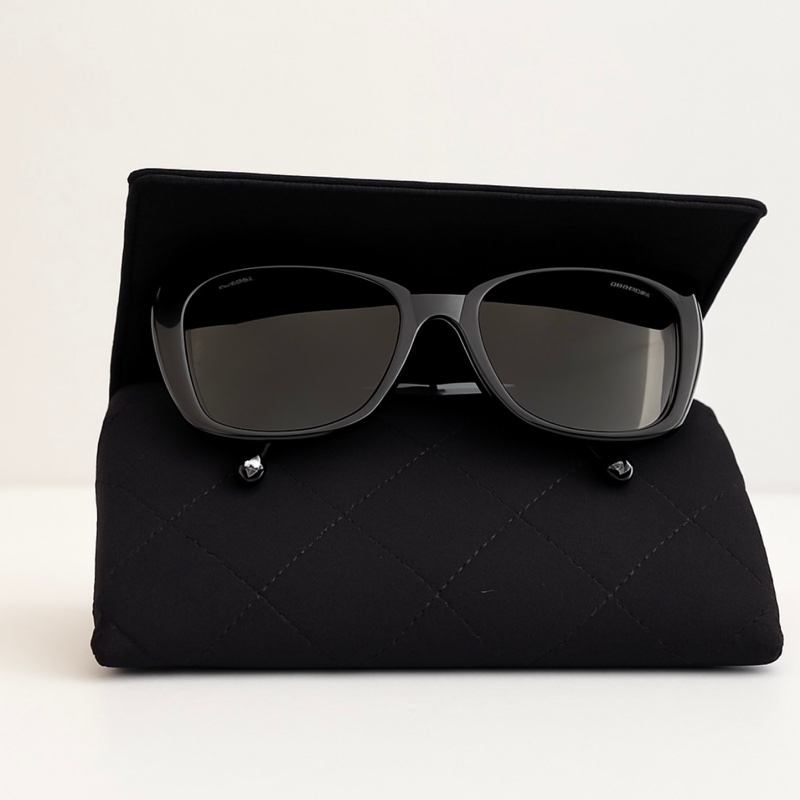 HELYN 精選 CHANEL 太陽眼鏡，是Jennie趙露思衆明星的私服爆款，限定立體白色LOGO鏡腳，辨識度與潮流指數雙滿分。-5