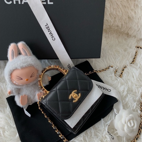 【配件：盒子 小票 防塵袋  說明書 💕】 Chanel 23a 小號 羊皮 木珠手柄 金鍊單肩斜挎包 手提包