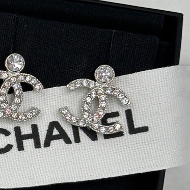 【配件 包裝盒 防塵袋💕】香奈兒 23k Chanel 雙c 鑽石耳釘-3