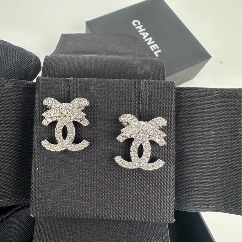 【閒置❤️】 Chanel 蝴蝶結帶鑽 雙c耳釘-0
