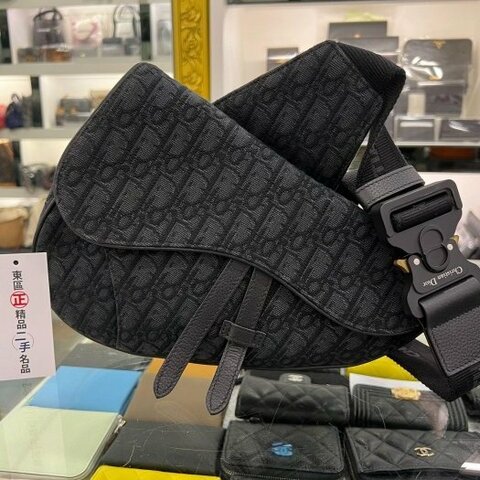 ㊣東區正精品㊣Christian Dior CD 1ADPO093 SADDLE 黑色字紋老花丹寧織布金屬釦馬鞍包胸口包斜背包肩背包 RZ4916