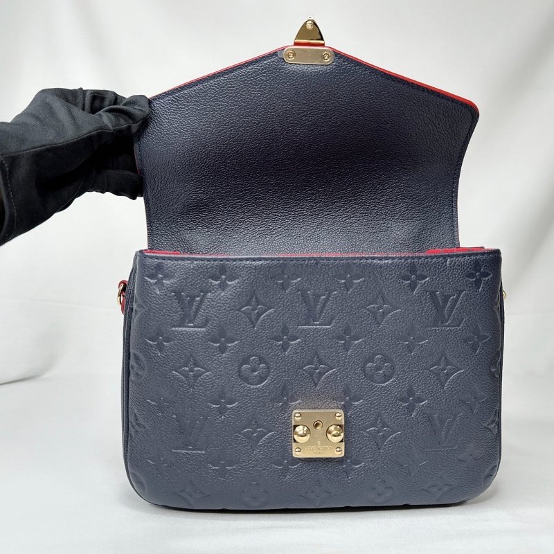 LV POCHETTE MÉTIS牛皮壓紋郵差包-6