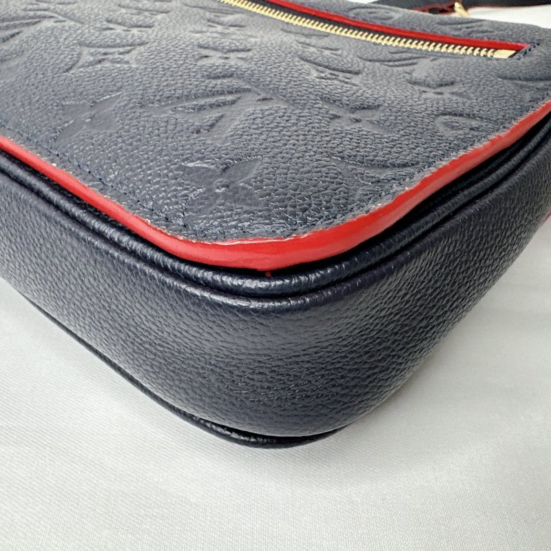 LV POCHETTE MÉTIS牛皮壓紋郵差包-14