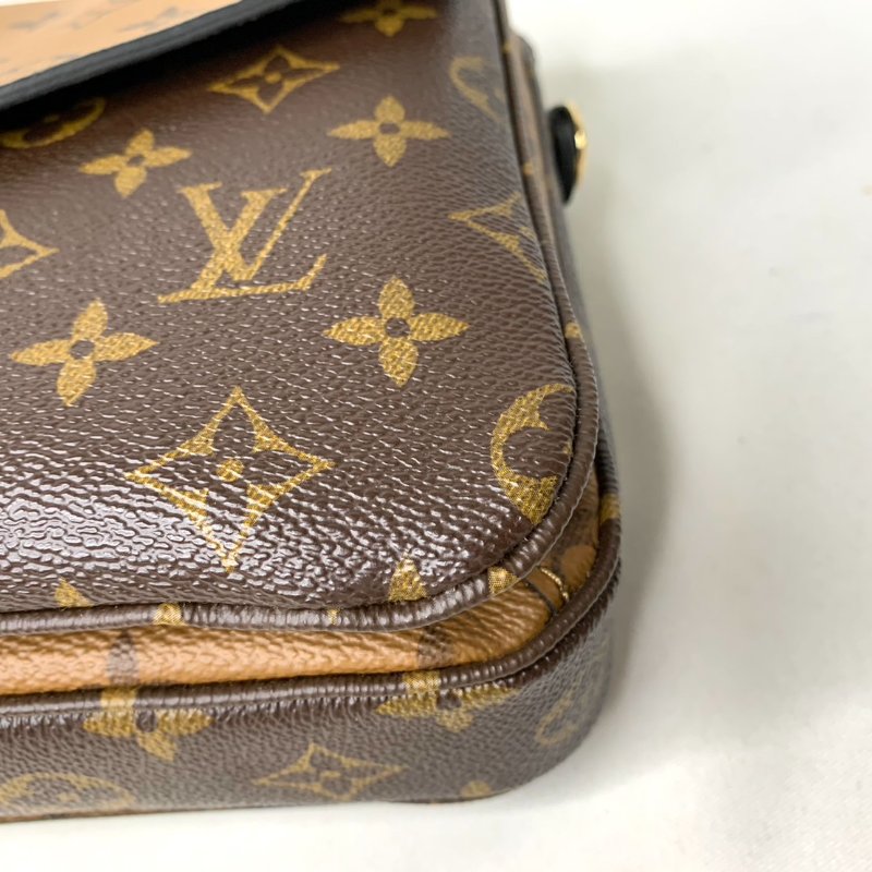 LV POCHETTE MÉTIS拚色郵差包-11