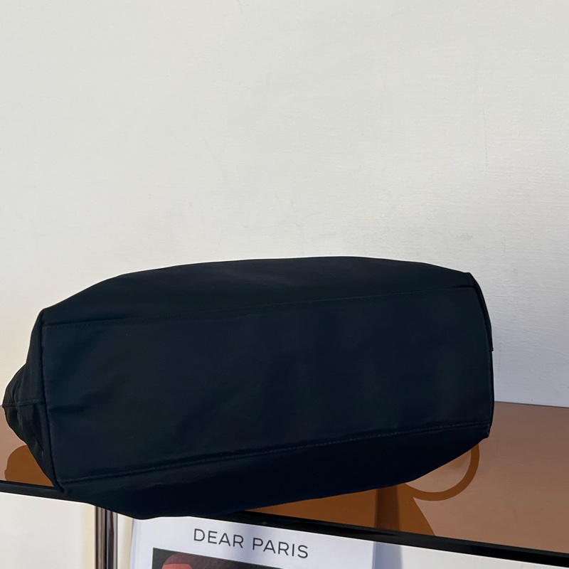 #小紅書爆款 #極新Prada降落傘尼龍托特包 25-8