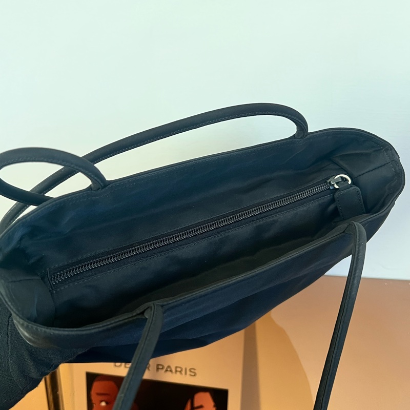 #小紅書爆款 #極新Prada降落傘尼龍托特包 25-13