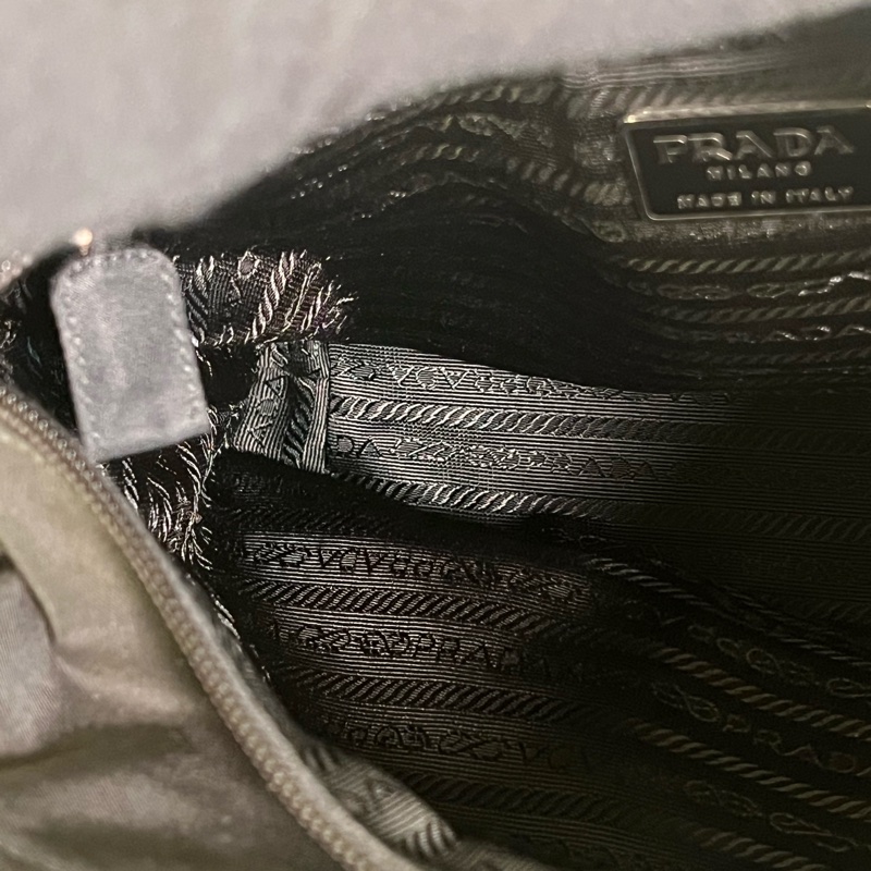 #小紅書爆款 #極新Prada降落傘尼龍托特包 25-19