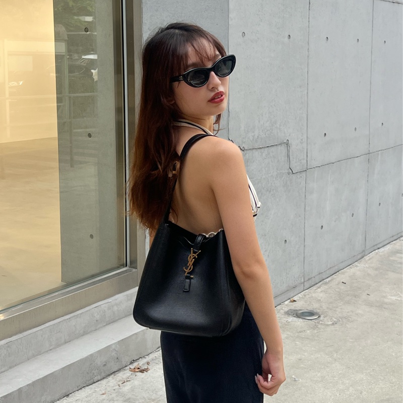 #99新 #25年 YSL Le 5 a7 hobo 小號 黑金-3