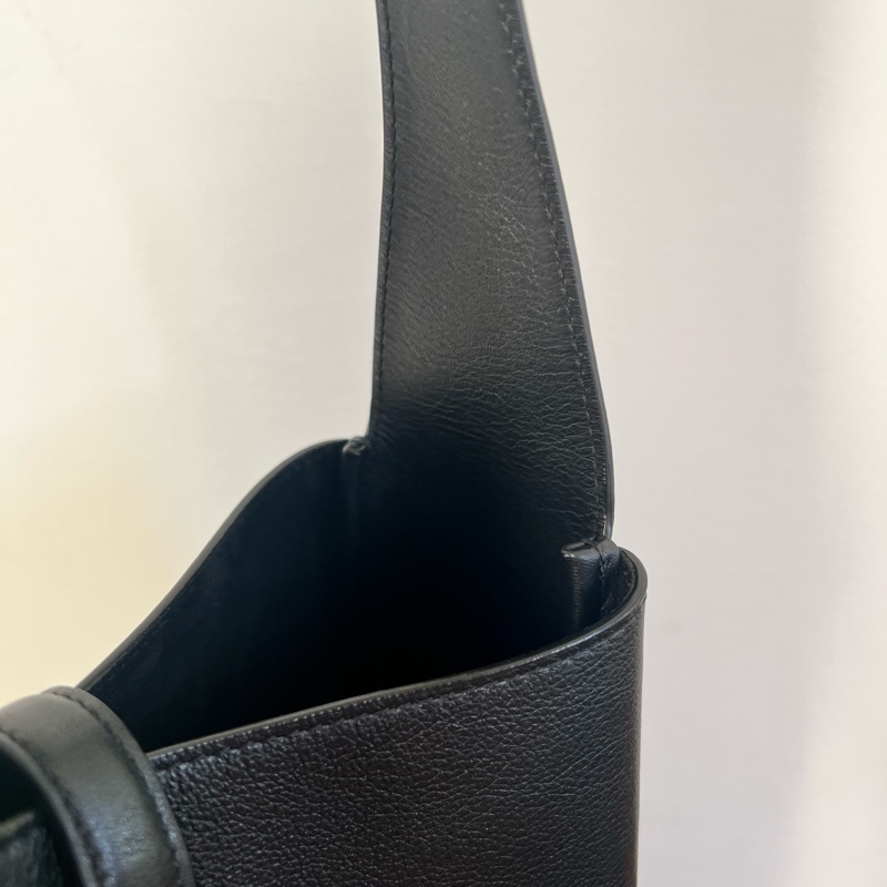 #99新 #25年 YSL Le 5 a7 hobo 小號 黑金-11