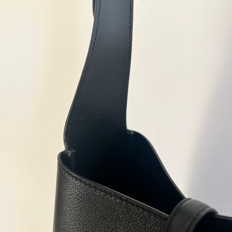 #99新 #25年 YSL Le 5 a7 hobo 小號 黑金-12