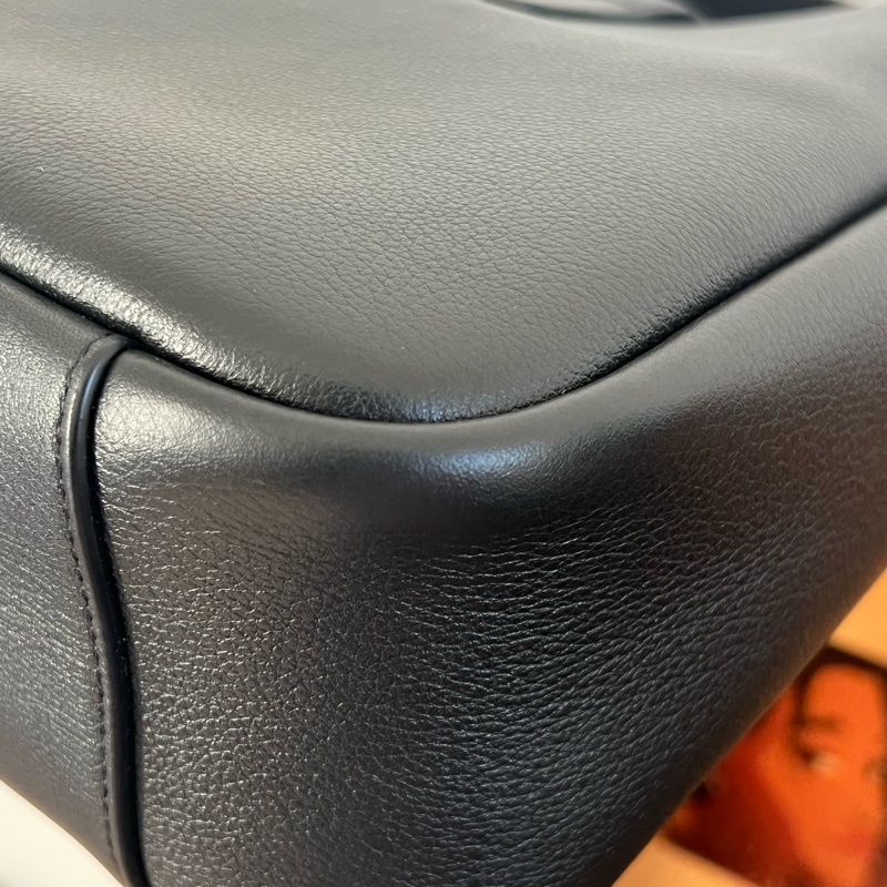 #99新 #25年 YSL Le 5 a7 hobo 小號 黑金-18