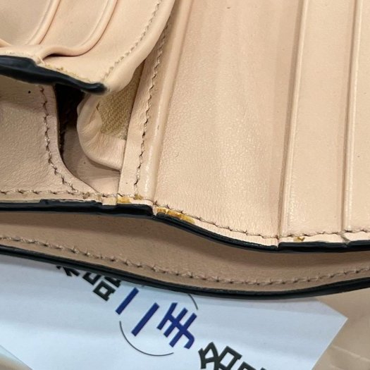 ㊣東區正精品㊣FENDI 8M0420 粉橘色圖騰金屬LOGO牛皮零錢袋扣子短夾 RA1834-10