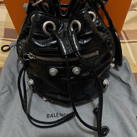 Balenciaga mini黑色水桶包