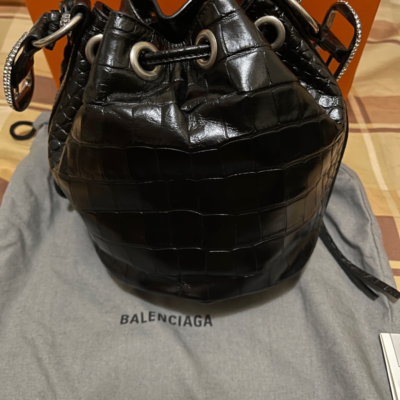Balenciaga mini黑色水桶包-1