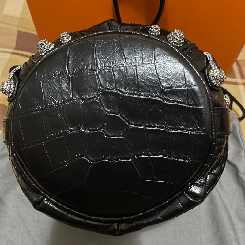 Balenciaga mini黑色水桶包-2