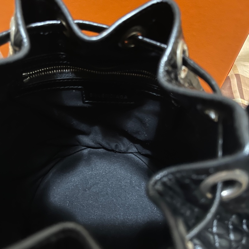 Balenciaga mini黑色水桶包-3