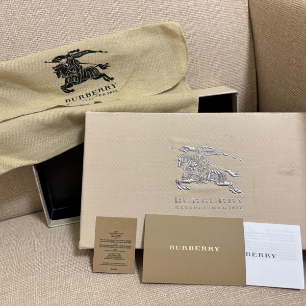 Burberry半牛皮ㄇ字拉鏈長夾-23